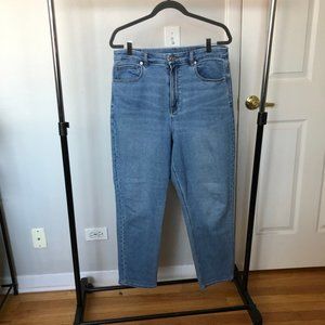 American Eagle Super High Rise Curvy Mom Jeans